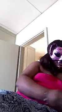 Snapshot of bonbonaumiel chatting on 01/19/25, 01:55 bonbonaumiel online show from 01/19/25, 01:55