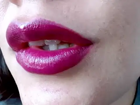 Snapshot of miss_evoleth2 chatting on 03/03/25, 12:48 miss evoleth2 online show from 03/03/25, 12:48