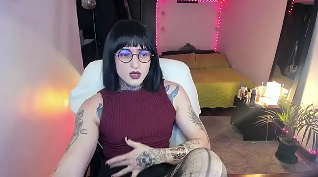 Snapshot of ShiiraVelkor chatting on 03/01/25, 01:07 ShiiraVelkor online show from 03/01/25, 01:07