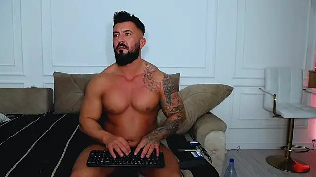 Snapshot of UrsuKing chatting on 02/08/25, 10:51 UrsuKing online show from 02/08/25, 10:51