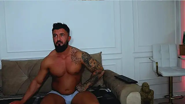 Snapshot of UrsuKing chatting on 02/13/25, 07:52 UrsuKing online show from 02/13/25, 07:52