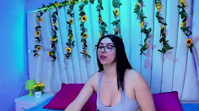 Lucy Anall  online show from 01/24/25, 10:30