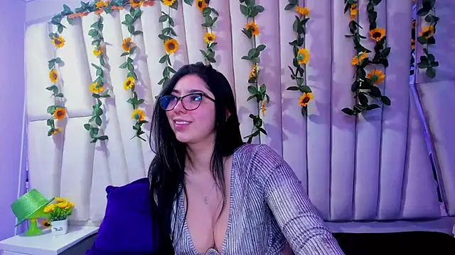 Lucy Anall  online show from 03/21/25, 11:56