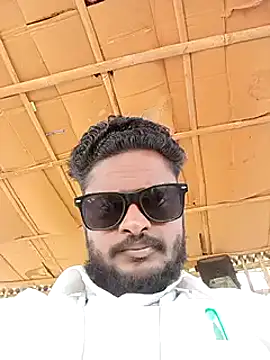 Snapshot of desicockblack chatting on 03/17/25, 04:40 desicockblack online show from 03/17/25, 04:40