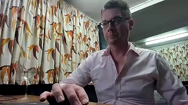 tilobinder online show from 12/14/24, 01:16