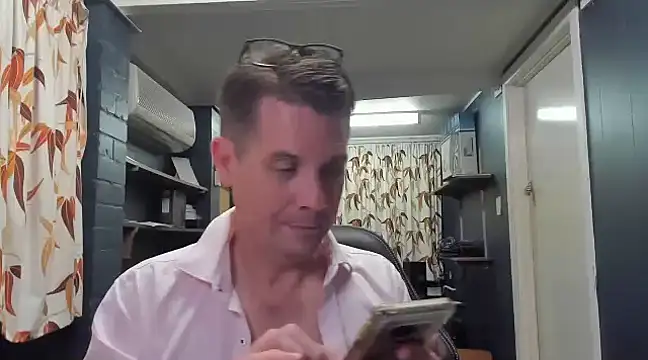 tilobinder online show from 12/14/24, 04:20