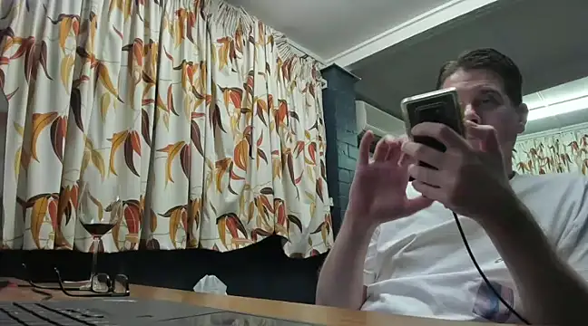 tilobinder online show from 01/11/25, 02:25