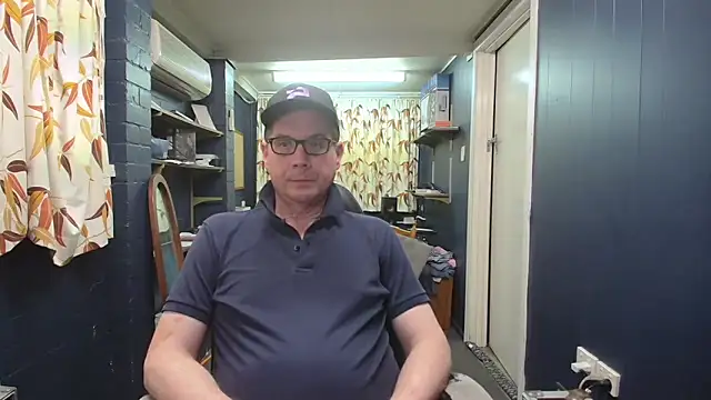 tilobinder online show from 10/08/25, 01:53