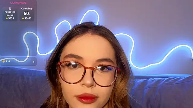 Snapshot of CutiePie3 chatting on 03/14/25, 08:38 CutiePie3 online show from 03/14/25, 08:38