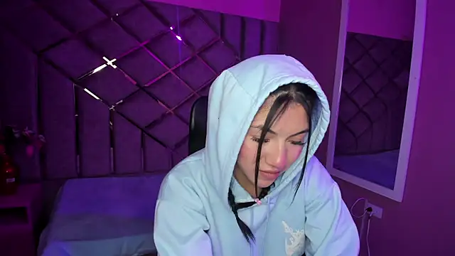 Poly Sasha  online show from 10/19/25, 03:51