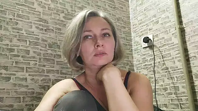 Snapshot of EdithManning chatting on 01/04/25, 06:51 EdithManning online show from 01/04/25, 06:51