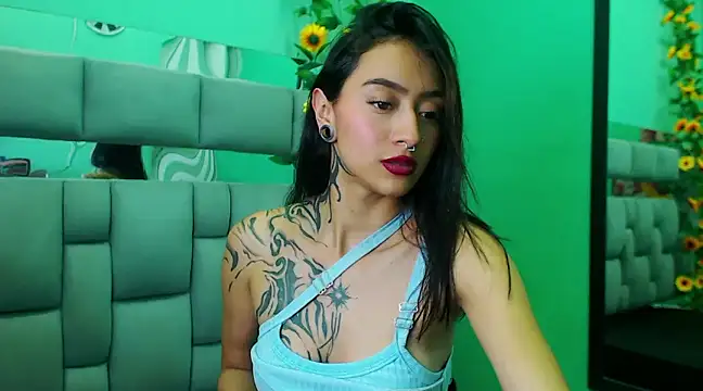 Snapshot of Miaa_Thopmson chatting on 03/11/25, 10:31 Miaa Thopmson online show from 03/11/25, 10:31