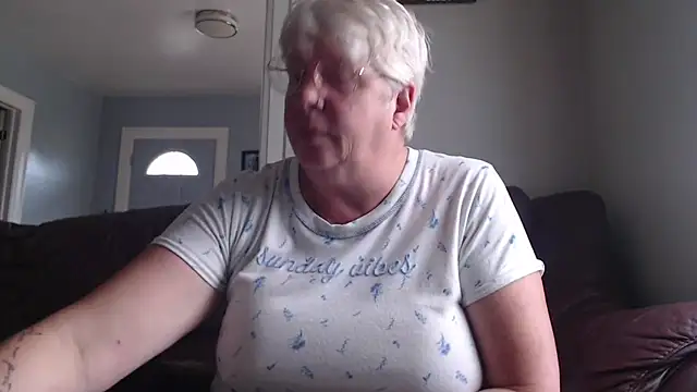 canadiancougar1965 online show from 10/17/25, 02:19