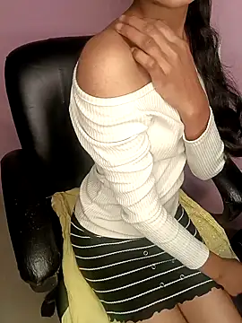 Snapshot of Chandani-Love chatting on 01/11/25, 04:06 Chandani-Love online show from 01/11/25, 04:06