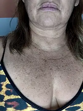 Kasandra Ho online show from 10/21/25, 02:01