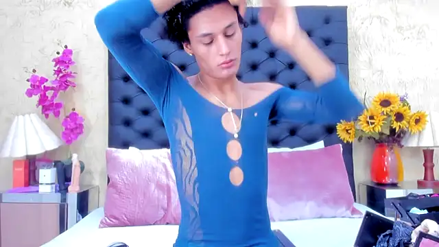 NahomiWhitel online show from 10/10/25, 03:22