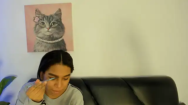 Fernanda brown18 online show from 10/18/25, 07:47