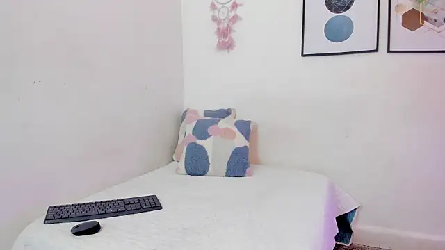 Abriil7 online show from 10/13/25, 03:39