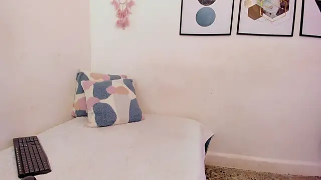 Abriil7 online show from 10/17/25, 03:42