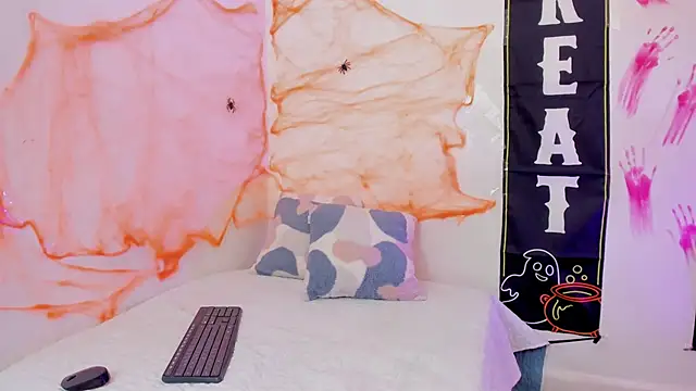 Abriil7 online show from 10/28/25, 03:32