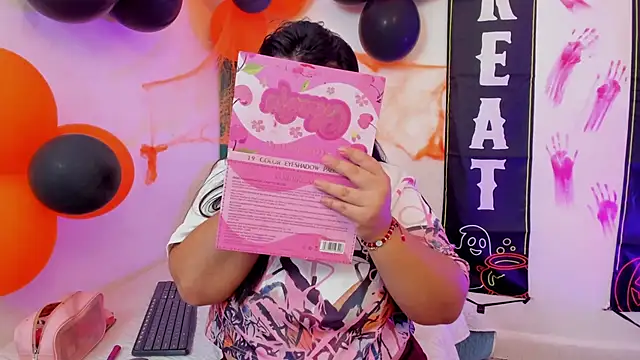 Abriil7 online show from 10/31/25, 03:40