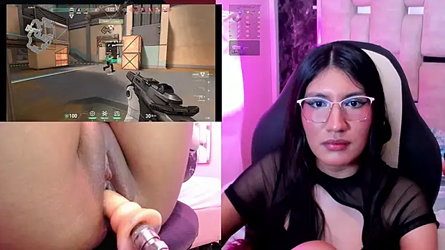 Snapshot of MiaVoss chatting on 01/12/25, 07:43 MiaVoss online show from 01/12/25, 07:43