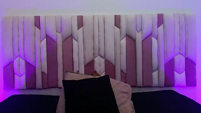 Snapshot of mia_stanfort chatting on 10/18/25, 07:14 mia stanfort online show from 10/18/25, 07:14