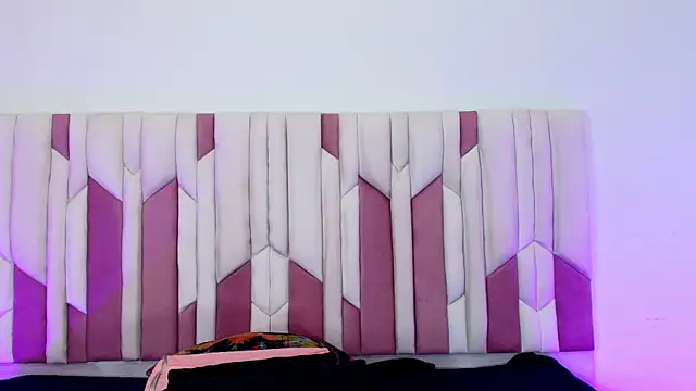 Snapshot of mia_stanfort chatting on 10/19/25, 07:14 mia stanfort online show from 10/19/25, 07:14