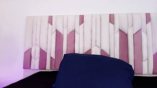 Snapshot of mia_stanfort chatting on 11/07/25, 07:14 mia stanfort online show from 11/07/25, 07:14