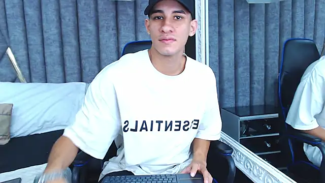 Snapshot of JakeMoxley chatting on 01/19/25, 12:50 JakeMoxley online show from 01/19/25, 12:50
