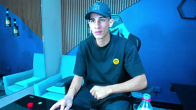 Snapshot of JakeMoxley chatting on 03/01/25, 07:48 JakeMoxley online show from 03/01/25, 07:48