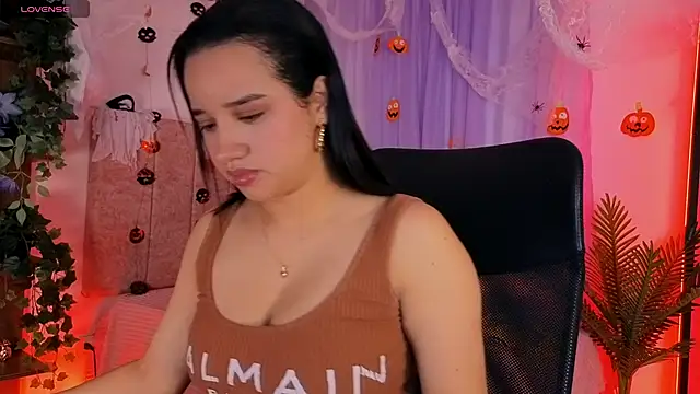 emilyrouxe online show from 10/28/25, 04:09