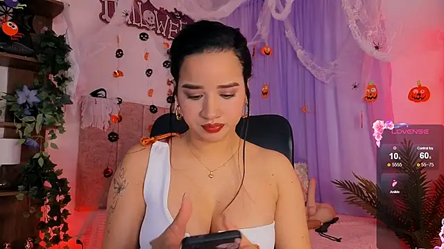 emilyrouxe online show from 10/31/25, 03:02