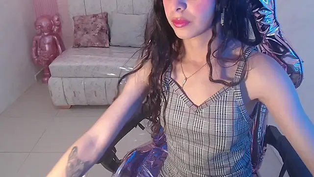 paris sub1  online show from 02/01/25, 08:05