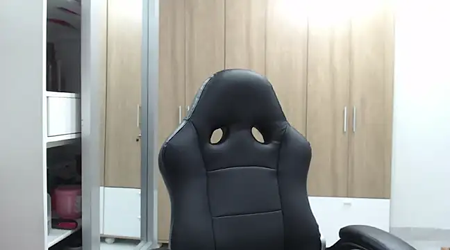 RoxanaLove9 online show from 02/11/25, 10:28