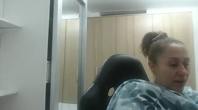 RoxanaLove9 online show from 02/20/25, 03:45