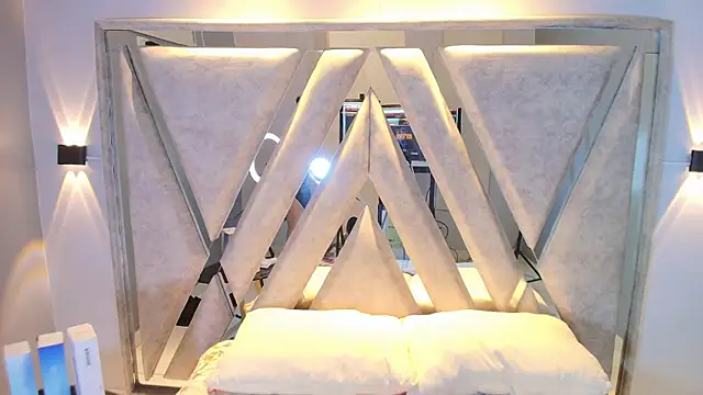 Snapshot of Annie9_ chatting on 10/05/25, 07:12 Annie9 online show from 10/05/25, 07:12