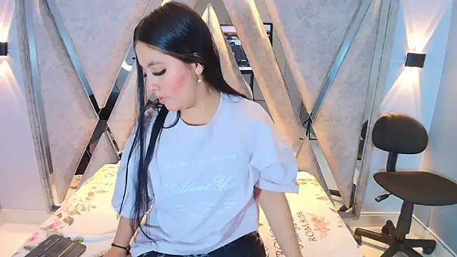 Snapshot of Annie9_ chatting on 10/10/25, 04:55 Annie9 online show from 10/10/25, 04:55