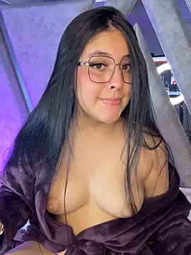 Snapshot of Annie9_ chatting on 11/15/25, 10:56 Annie9 online show from 11/15/25, 10:56