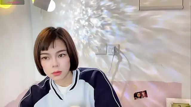 Linda-LL online show from 10/24/25, 01:46