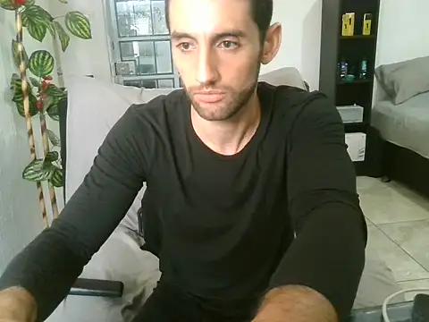 Snapshot of bauziva chatting on 10/07/25, 10:40 bauziva online show from 10/07/25, 10:40