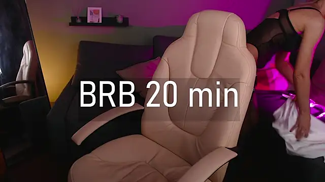 Snapshot of Fay_Dunaway chatting on 12/03/24, 03:33 Fay Dunaway online show from 12/03/24, 03:33