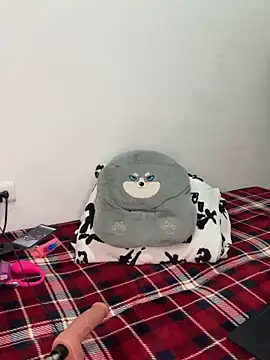 Snapshot of paisitahot1975 chatting on 11/08/25, 12:11 paisitahot1975 online show from 11/08/25, 12:11