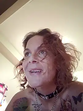 Snapshot of thatonespicychick chatting on 12/20/24, 07:44 thatonespicychick online show from 12/20/24, 07:44