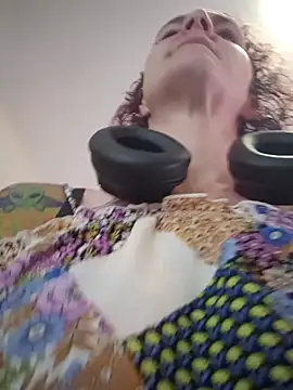 Snapshot of thatonespicychick chatting on 12/23/24, 06:16 thatonespicychick online show from 12/23/24, 06:16