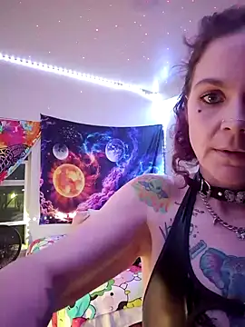 Snapshot of thatonespicychick chatting on 01/04/25, 05:48 thatonespicychick online show from 01/04/25, 05:48