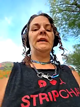 Snapshot of thatonespicychick chatting on 09/20/25, 01:12 thatonespicychick online show from 09/20/25, 01:12