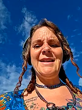 Snapshot of thatonespicychick chatting on 09/21/25, 02:19 thatonespicychick online show from 09/21/25, 02:19