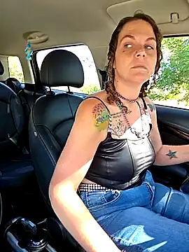 Snapshot of thatonespicychick chatting on 09/28/25, 06:24 thatonespicychick online show from 09/28/25, 06:24