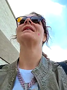 Snapshot of thatonespicychick chatting on 09/29/25, 02:11 thatonespicychick online show from 09/29/25, 02:11